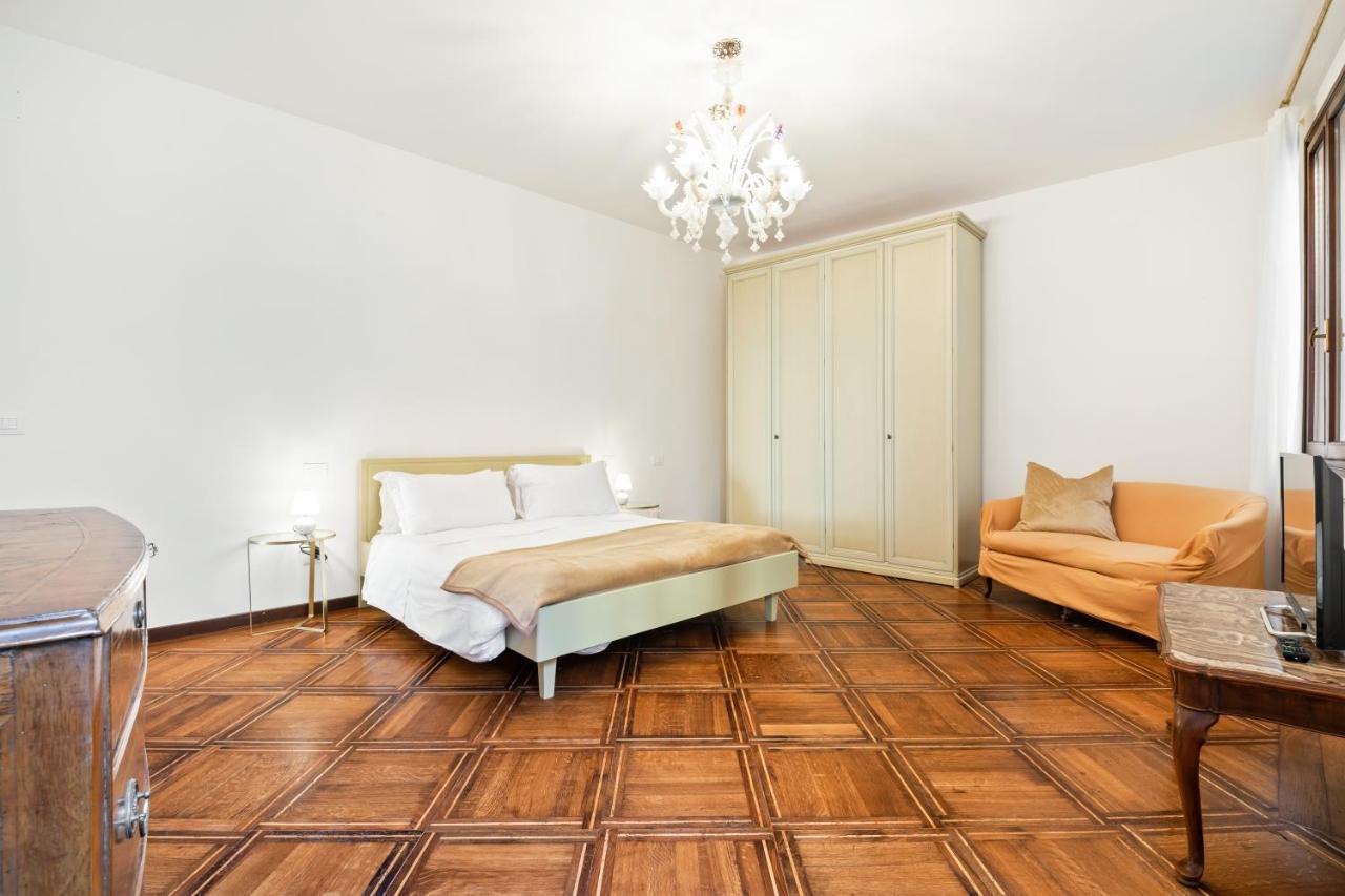 Del Remer Apartment - 5Mins From San Marco Sq Wenecja Zewnętrze zdjęcie
